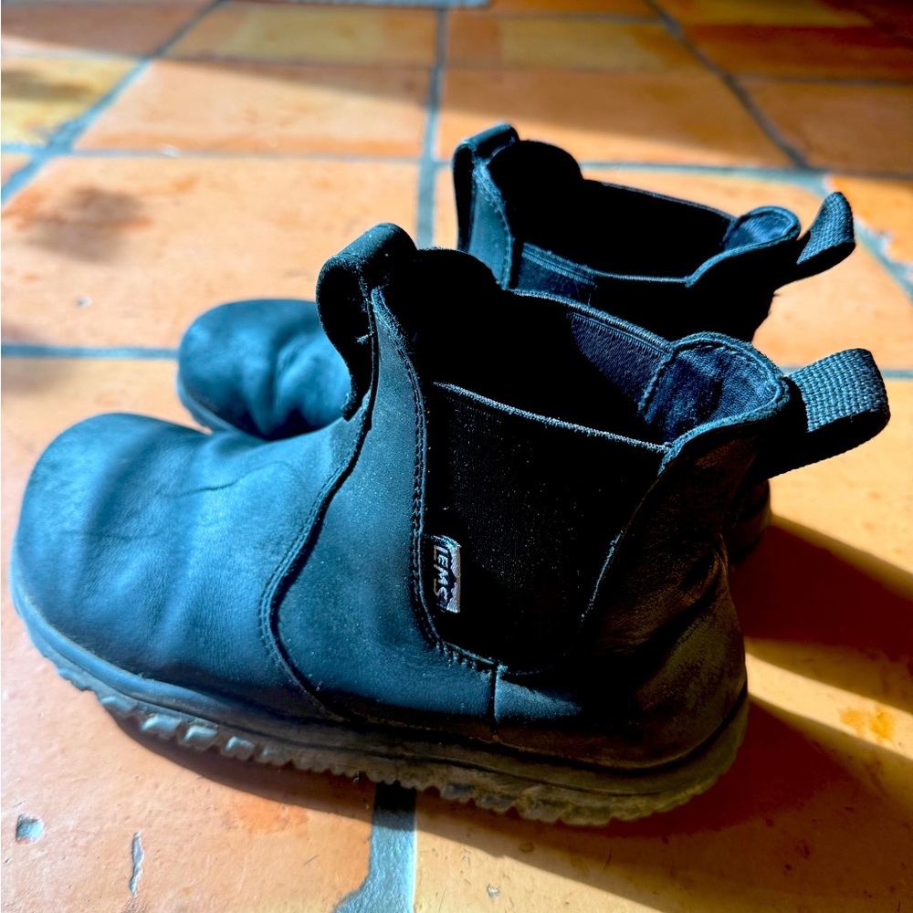 Lems Obsidian Waterproof Chelsea Boots size 7.5